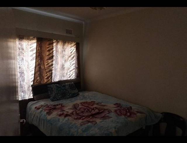2 BEDROOM APARTMENT FOR SALE IN KEMPTON PARK CENTRAL
